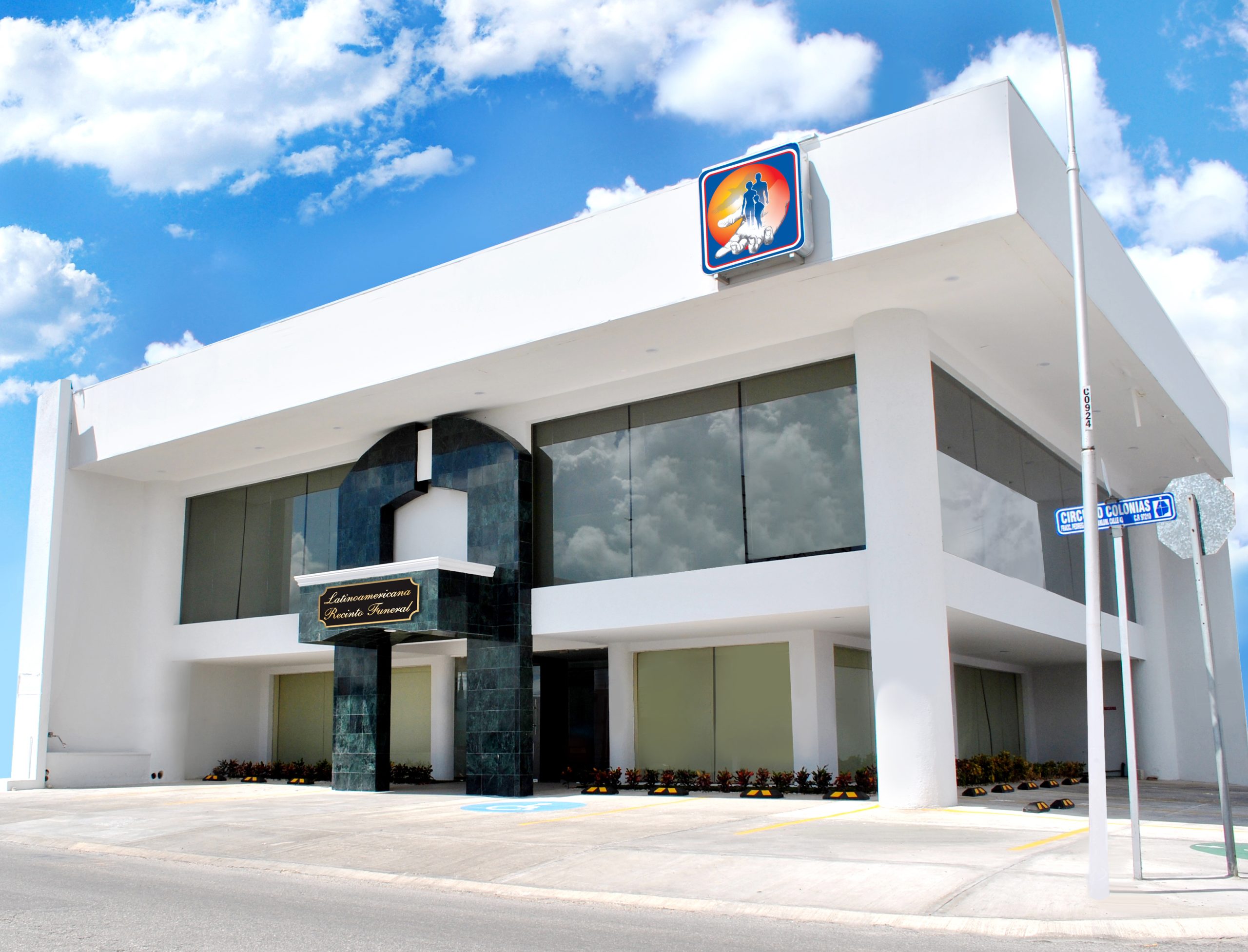 Fachada de Funeraria Latinoamericana Recinto Funeral en Mérida Yucatán